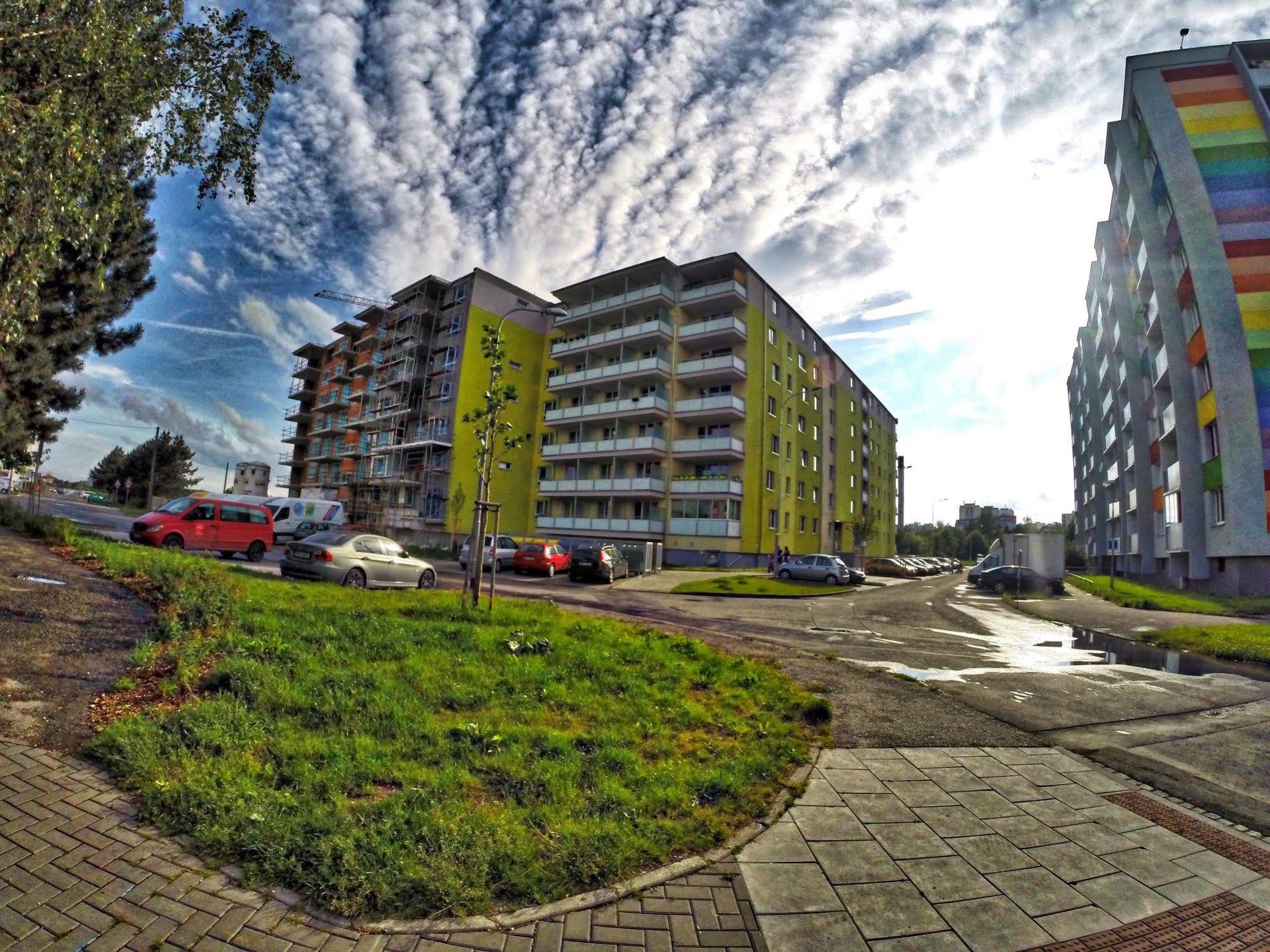 Apartment Rs
