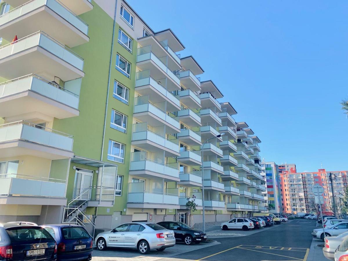 Apartment Rs *