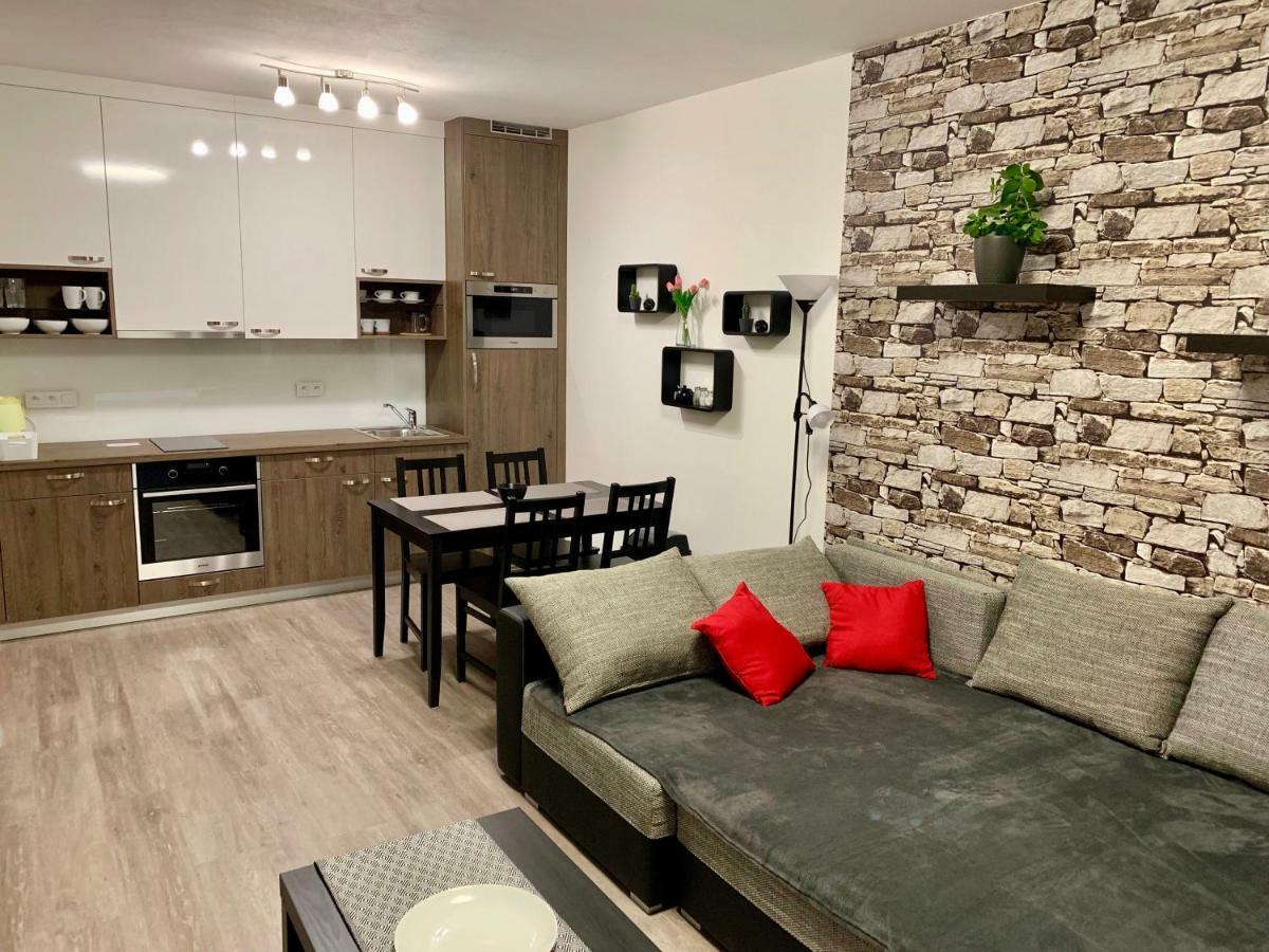 Apartment Rs *